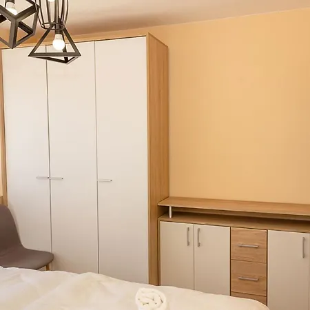 Spacious 3bd Flat With Large Terrace & Sea View By Flat Mаnager Apartament