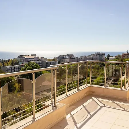 Διαμέρισμα Spacious 3bd Flat With Large Terrace & Sea View By Flat Mаnager Βάρνα