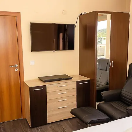 Διαμέρισμα Spacious 3bd Flat With Large Terrace & Sea View By Flat Mаnager Βάρνα