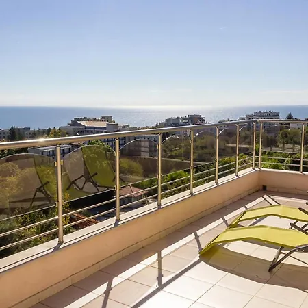 Spacious 3bd Flat With Large Terrace & Sea View By Flat Mаnager Warna