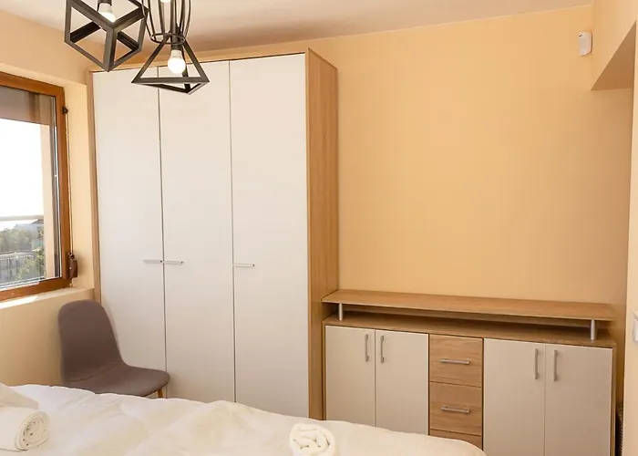 Spacious 3bd Flat With Large Terrace & Sea View By Flat Mаnager Apartament